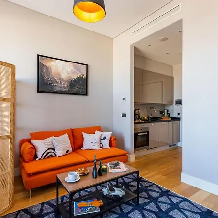 Studio Flat With Panoramic City View In Atasehir